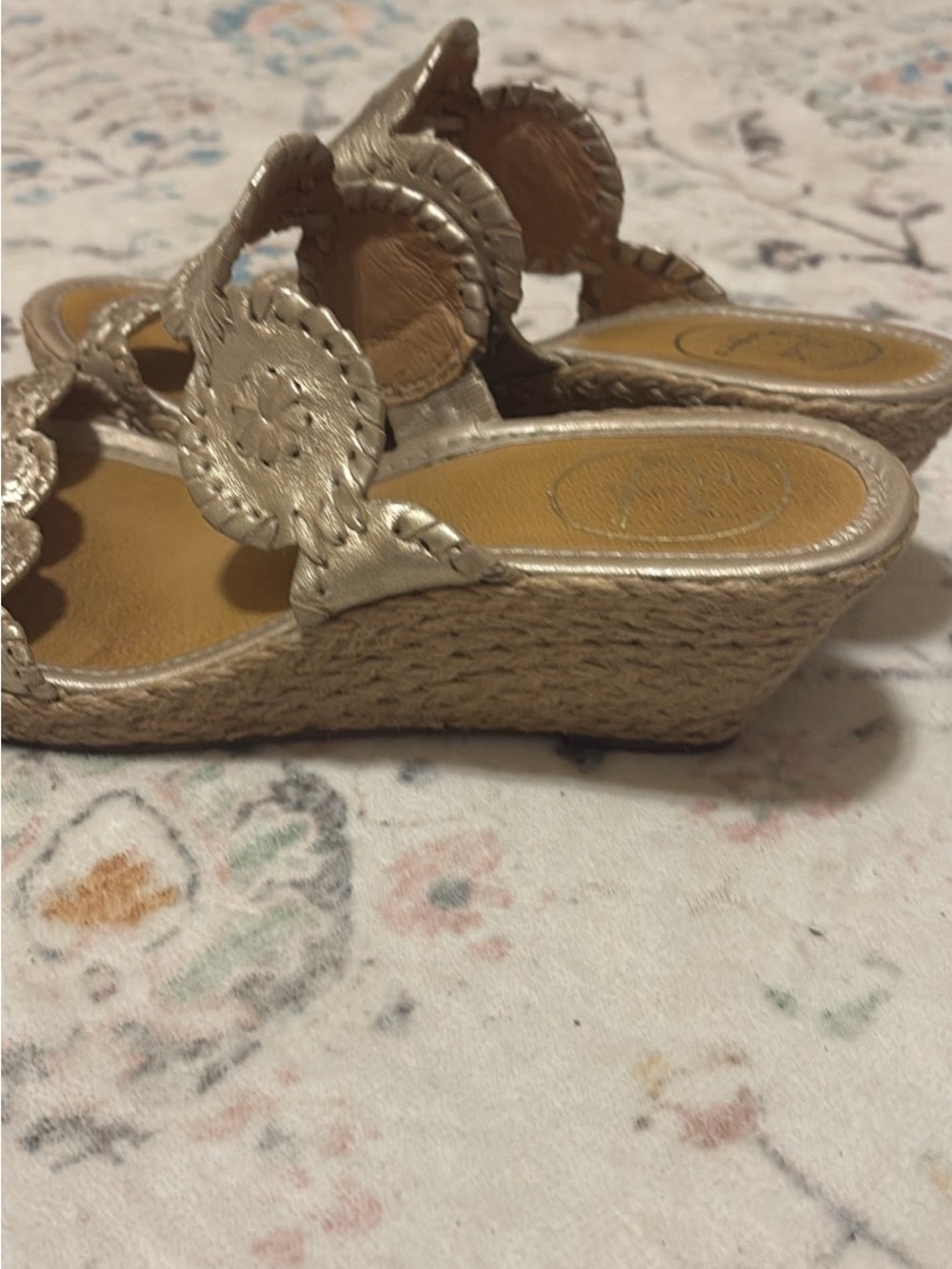 Jack Rogers Metallic Champagne Leather sandal with small heel. Size - Picture 2 of 5